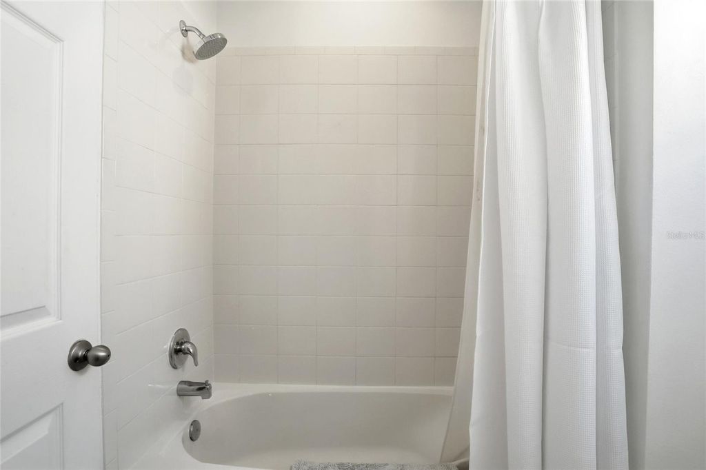 Image 37 of property listing at 14430 ORCHARD HILLS BOULEVARD, Winter Garden, FL 34787