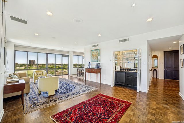 4001 N New Braunfels APT 1202A, San Antonio, TX 78209