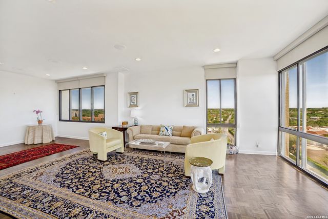 4001 N New Braunfels APT 1202A, San Antonio, TX 78209