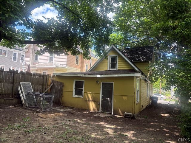 121 Maurice Avenue, Syracuse, NY 13207