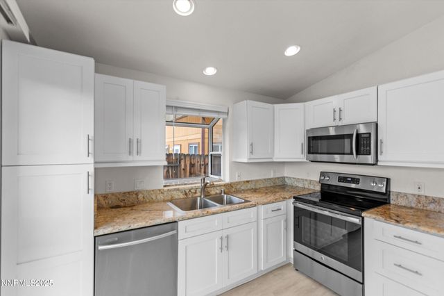 6530 Fall River Circle, Reno, NV 89523