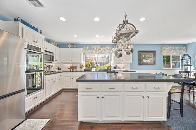 411 Villeroy Ct, Granite Bay, CA 95746