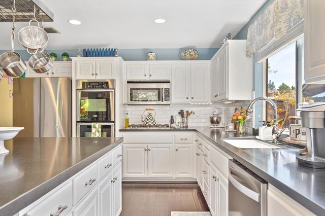 411 Villeroy Ct, Granite Bay, CA 95746