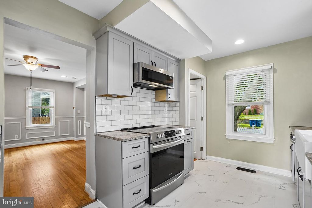 Image 11 of property listing at 6208 ELMHURST ST, District Heights, MD 20747