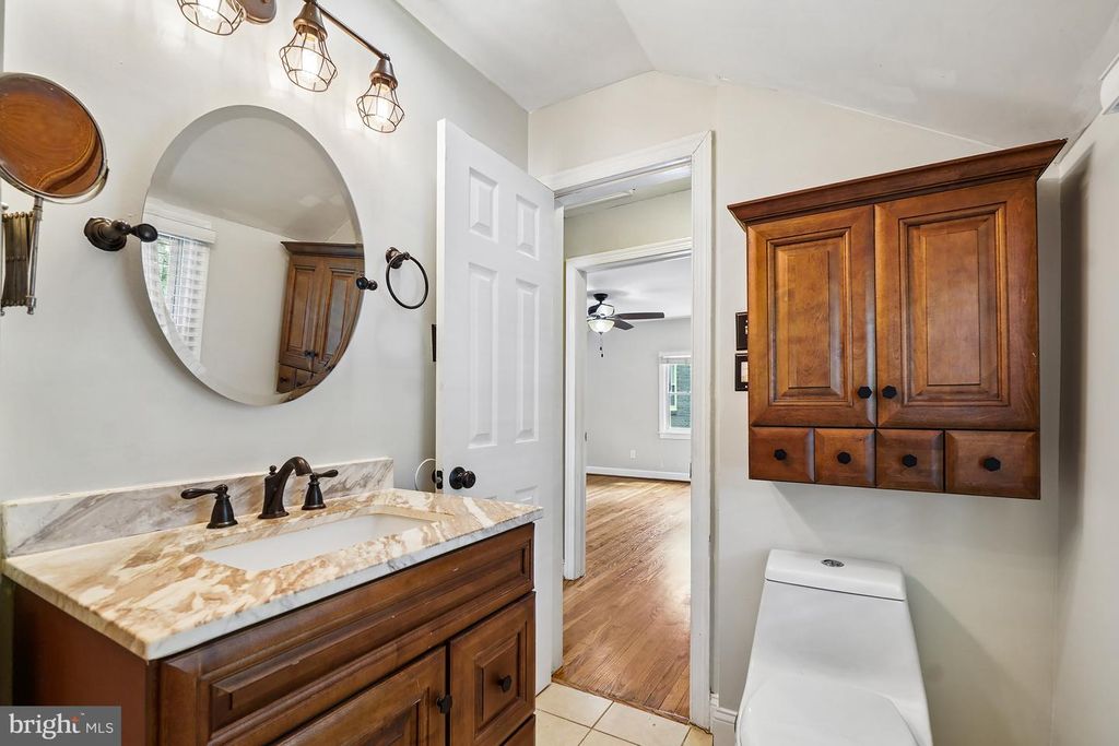 Image 18 of property listing at 6208 ELMHURST ST, District Heights, MD 20747
