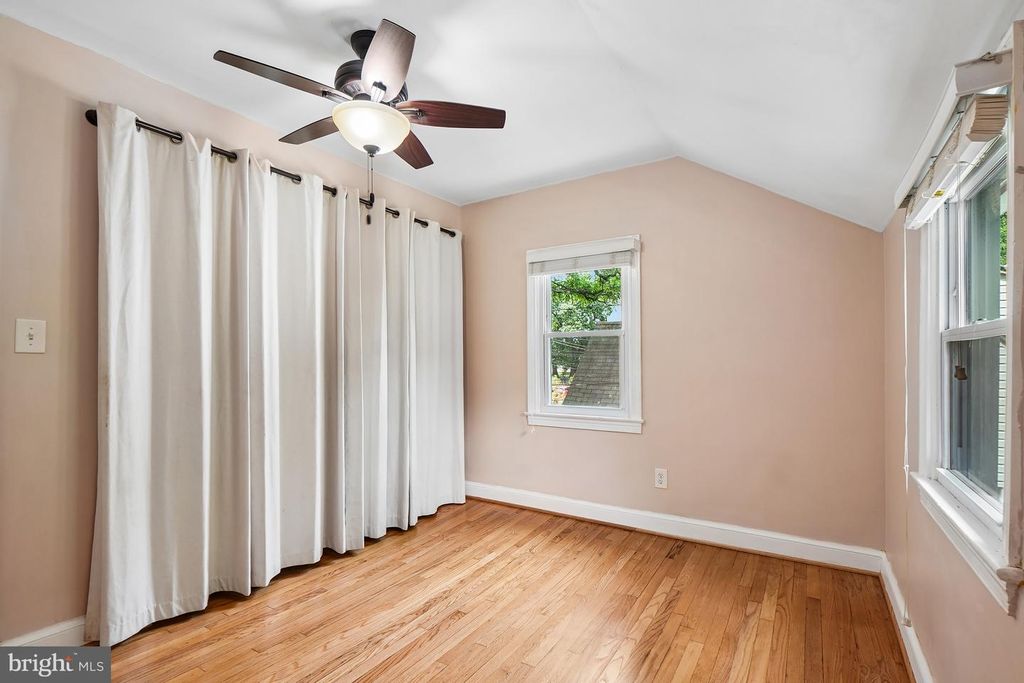 Image 19 of property listing at 6208 ELMHURST ST, District Heights, MD 20747