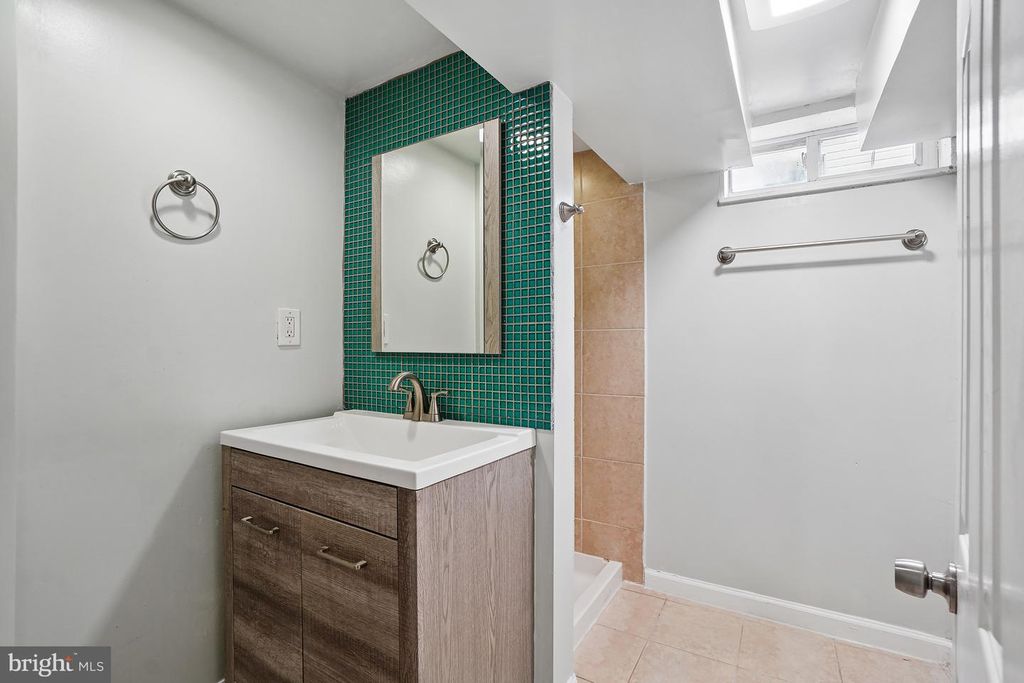 Image 26 of property listing at 6208 ELMHURST ST, District Heights, MD 20747