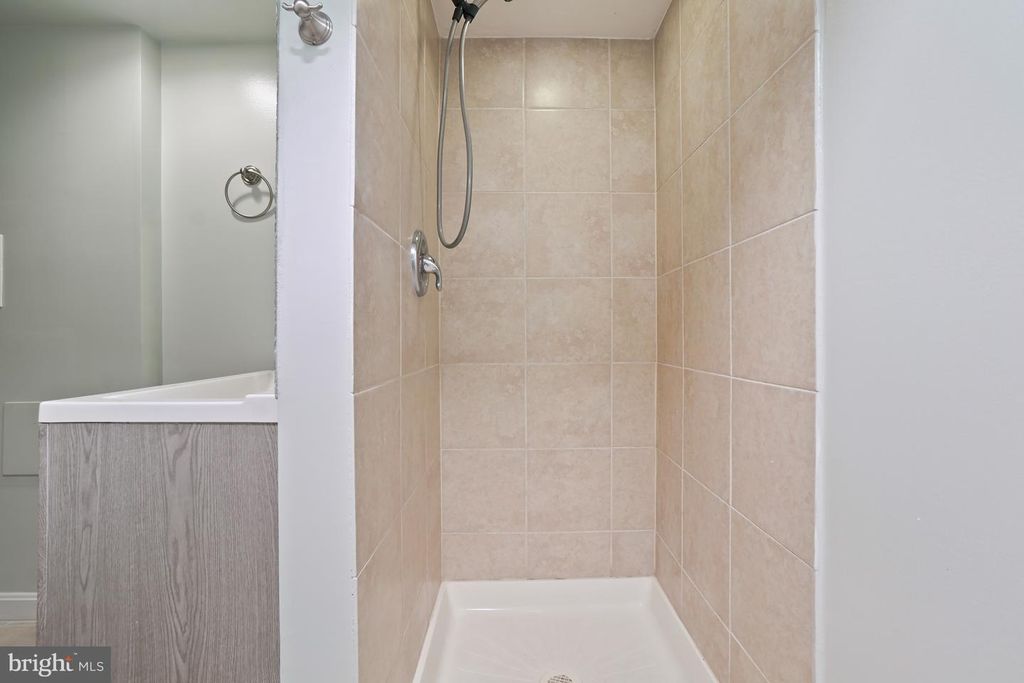 Image 27 of property listing at 6208 ELMHURST ST, District Heights, MD 20747