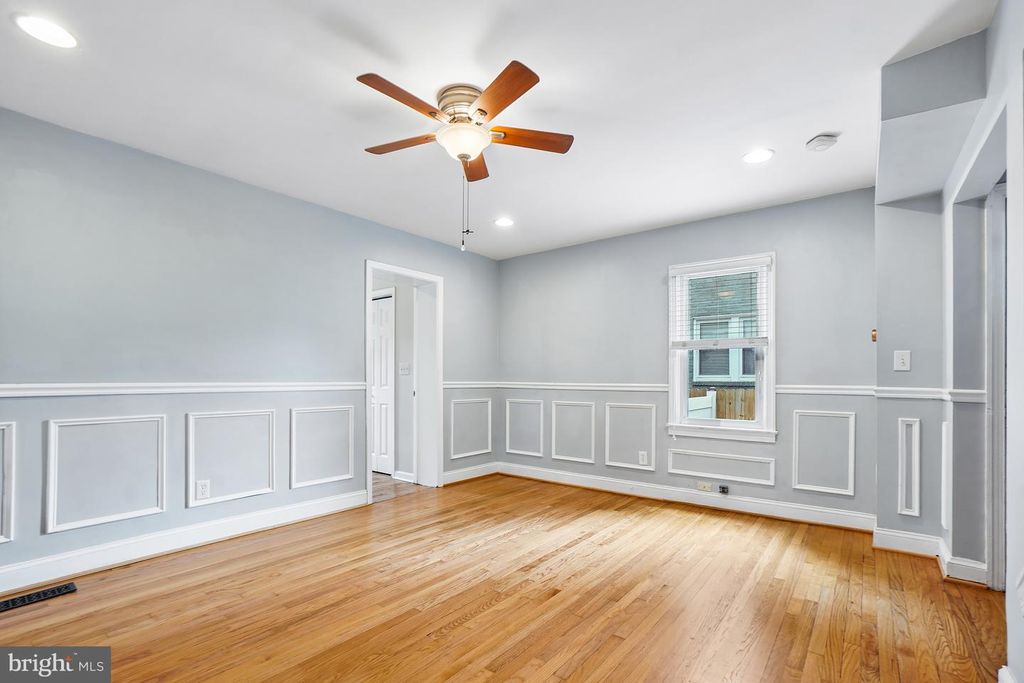 Image 4 of property listing at 6208 ELMHURST ST, District Heights, MD 20747