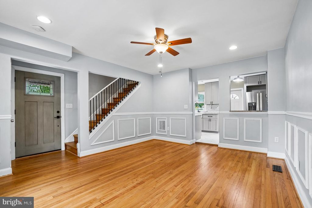 Image 7 of property listing at 6208 ELMHURST ST, District Heights, MD 20747