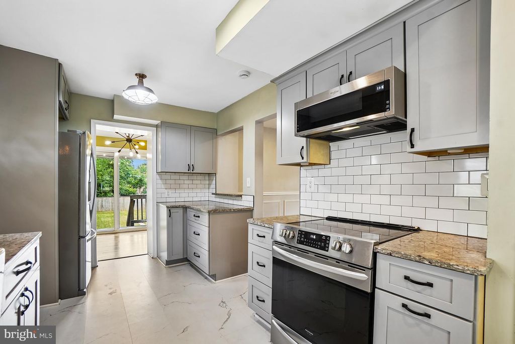 Image 8 of property listing at 6208 ELMHURST ST, District Heights, MD 20747
