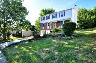 603 Meade Dr, Moon/crescent Twp, PA 15108