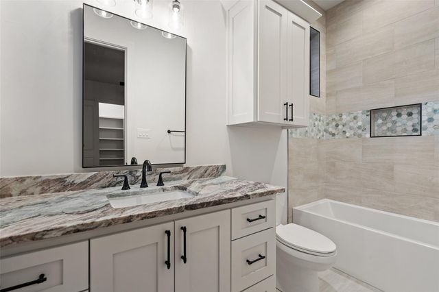 171 Pointview DR, Granite Shoals, TX 78654