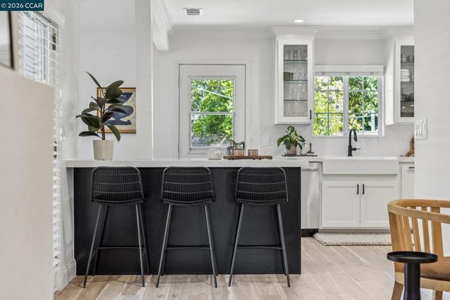 111 Park Ave, Walnut Creek, CA 94595
