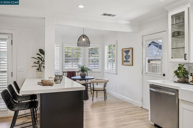 111 Park Ave, Walnut Creek, CA 94595