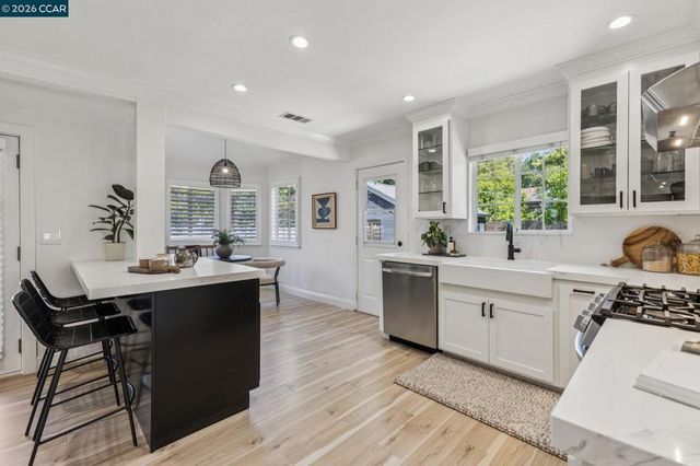 111 Park Ave, Walnut Creek, CA 94595