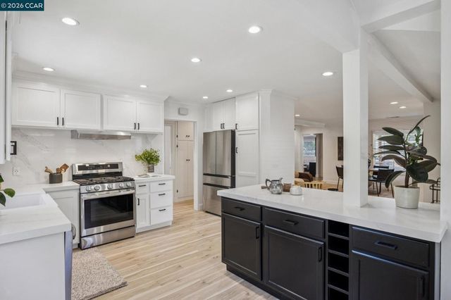 111 Park Ave, Walnut Creek, CA 94595