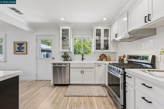 111 Park Ave, Walnut Creek, CA 94595