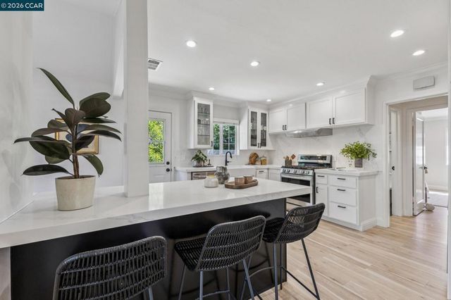 111 Park Ave, Walnut Creek, CA 94595