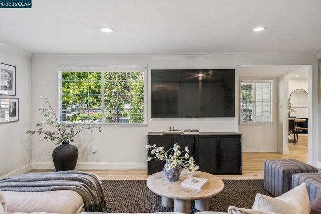 111 Park Ave, Walnut Creek, CA 94595