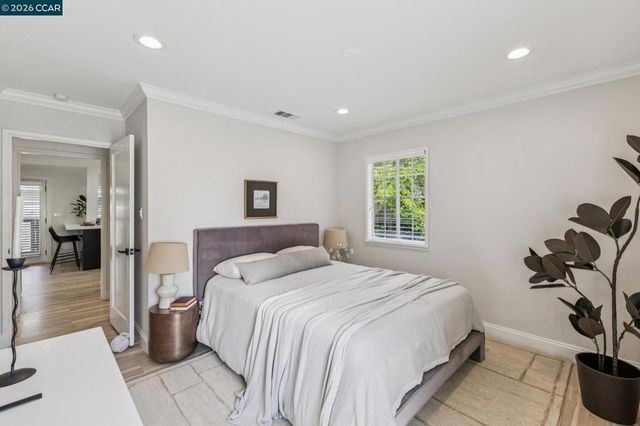 111 Park Ave, Walnut Creek, CA 94595