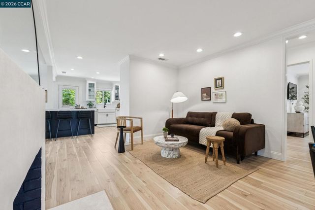 111 Park Ave, Walnut Creek, CA 94595