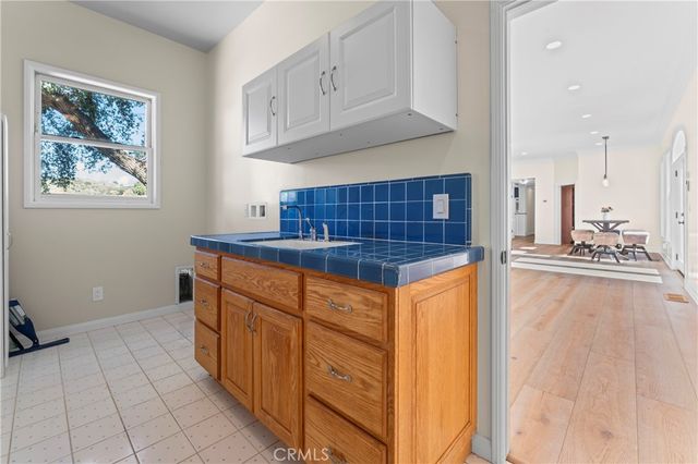 30301 Oak Grove, Redlands, CA 92373