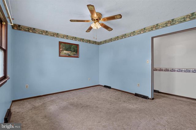 694 GUERNSEY RD, Aspers, PA 17304