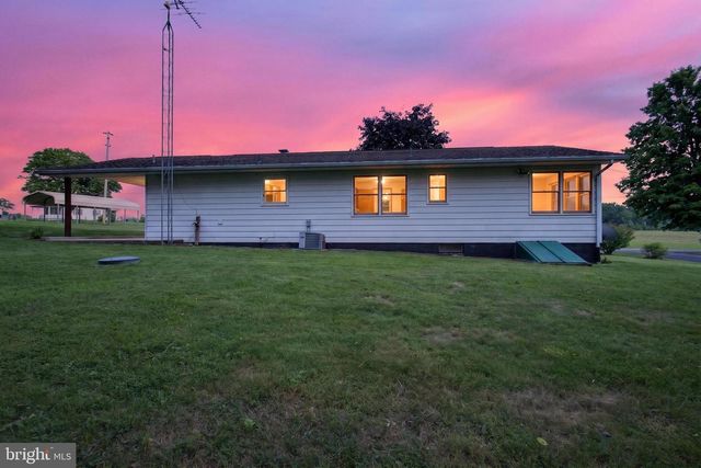 694 GUERNSEY RD, Aspers, PA 17304