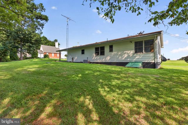 694 GUERNSEY RD, Aspers, PA 17304