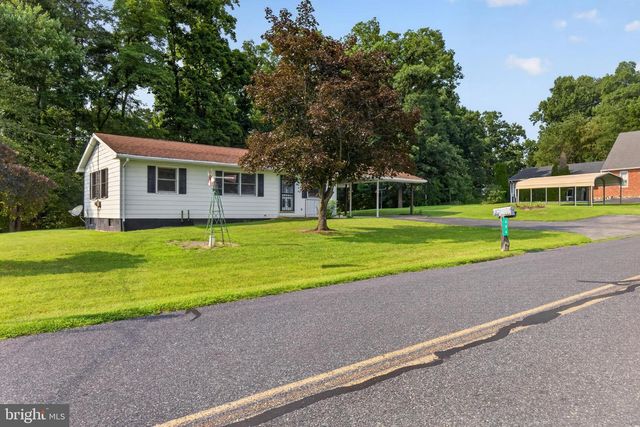 694 GUERNSEY RD, Aspers, PA 17304