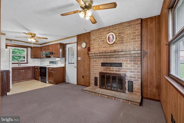 694 GUERNSEY RD, Aspers, PA 17304