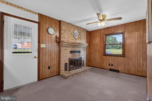 694 GUERNSEY RD, Aspers, PA 17304