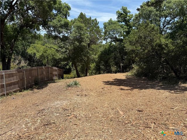 654 Creekside Drive, Belton, TX 76513