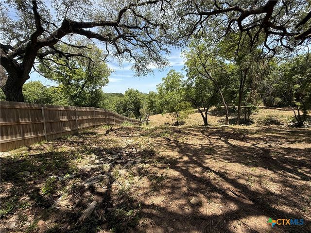 654 Creekside Drive, Belton, TX 76513