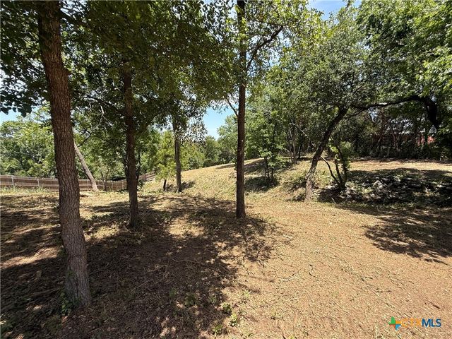 654 Creekside Drive, Belton, TX 76513
