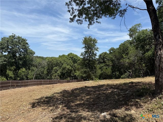 654 Creekside Drive, Belton, TX 76513