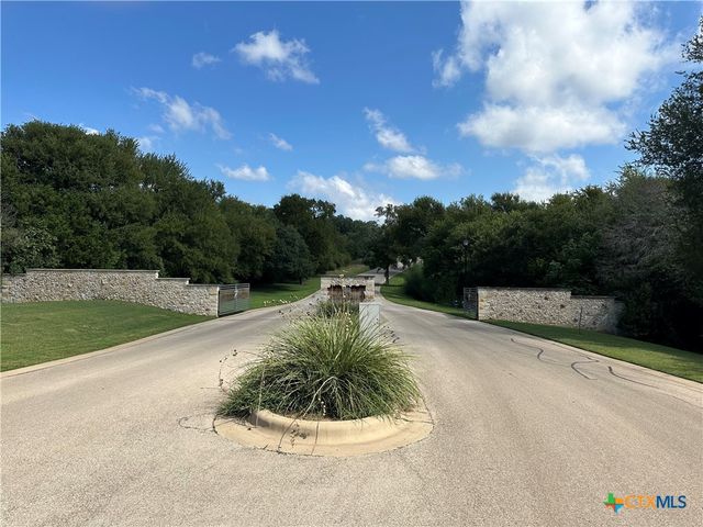 654 Creekside Drive, Belton, TX 76513
