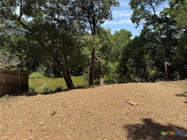 654 Creekside Drive, Belton, TX 76513