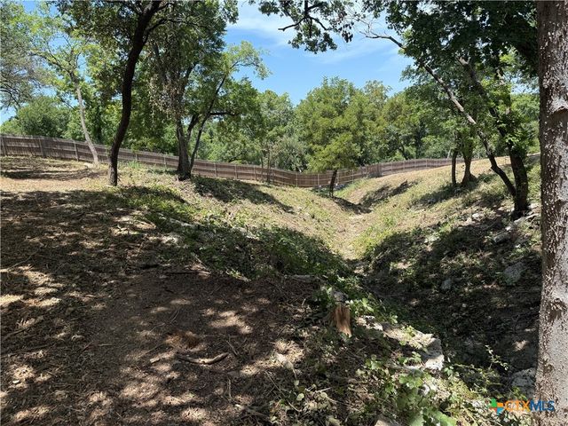 654 Creekside Drive, Belton, TX 76513