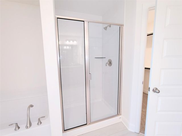 6 Keystone Court, Angleton, TX 77515