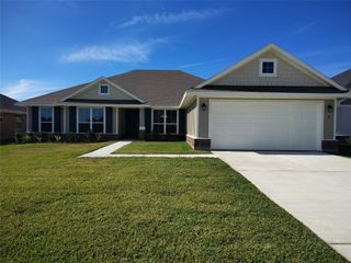 6 Keystone Court, Angleton, TX 77515