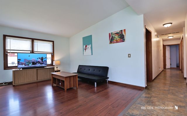17825 W Cheyenne Court, Grayslake, IL 60030