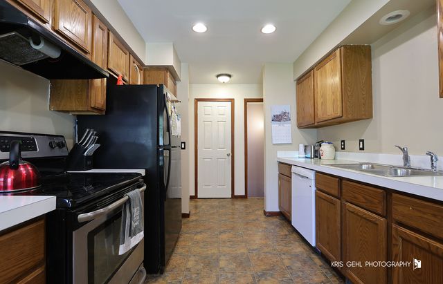 17825 W Cheyenne Court, Grayslake, IL 60030