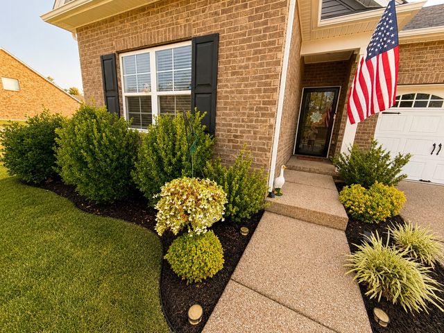 131 Crabourne Dr, White House, TN 37188