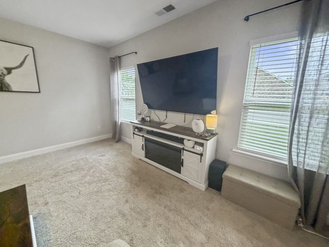 131 Crabourne Dr, White House, TN 37188