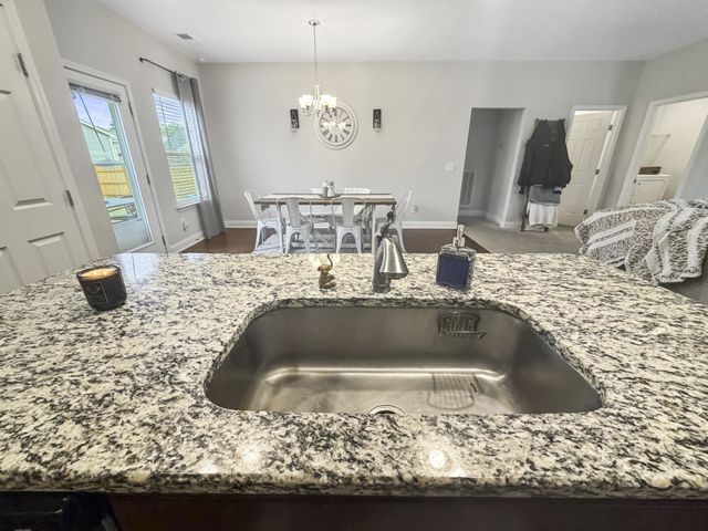 131 Crabourne Dr, White House, TN 37188