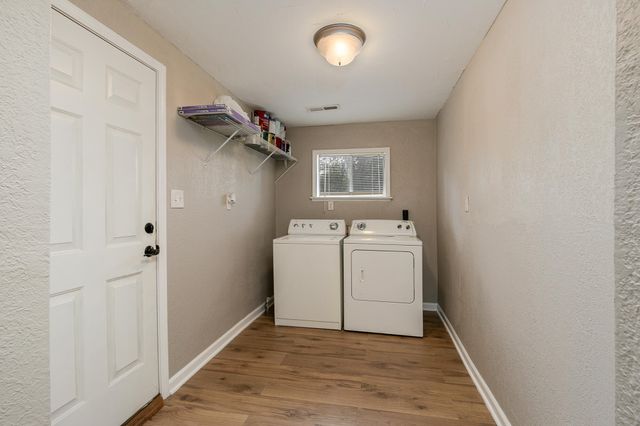 2946 W Elm Street, Springfield, MO 65802