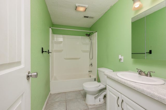 2946 W Elm Street, Springfield, MO 65802