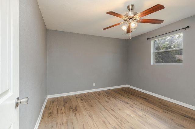 2946 W Elm Street, Springfield, MO 65802